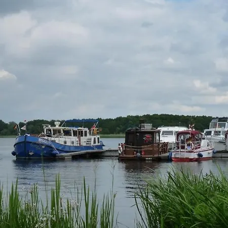 Beim Stechlinsee بيت للعطل Stechlin